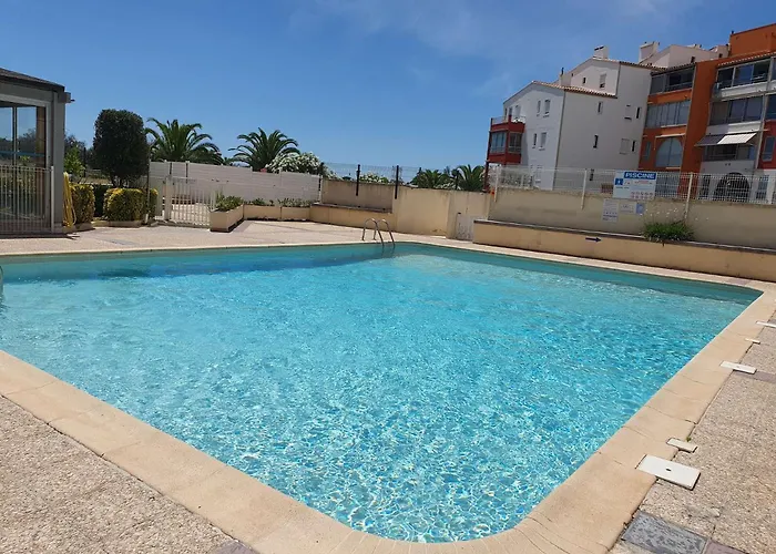 Apartment Avec Vue Chenal Et - 4 Personnes - Cap D'agde Ct980-406 Agde