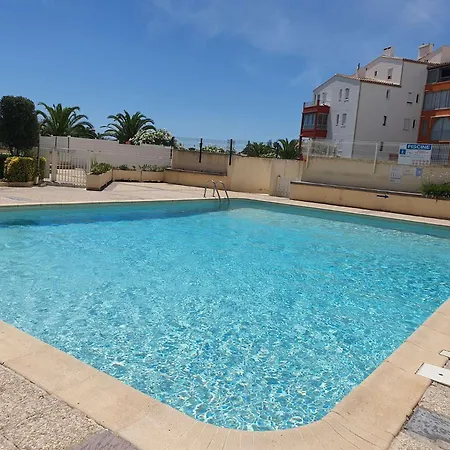 Apartment Avec Vue Chenal Et - 4 Personnes - Cap D'agde Ct980-406 Agde